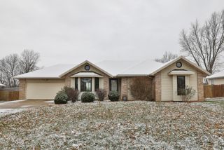 517 S Lincoln Avenue, Strafford, MO 65757