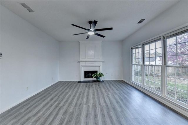 2060 Eagle Nest Bluff, Lawrenceville, GA 30044