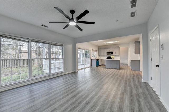 2060 Eagle Nest Bluff, Lawrenceville, GA 30044