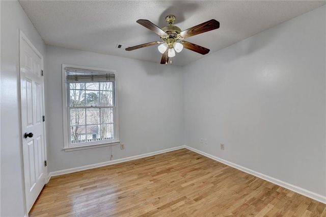 2060 Eagle Nest Bluff, Lawrenceville, GA 30044