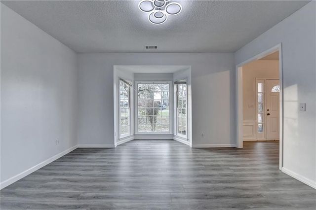 2060 Eagle Nest Bluff, Lawrenceville, GA 30044