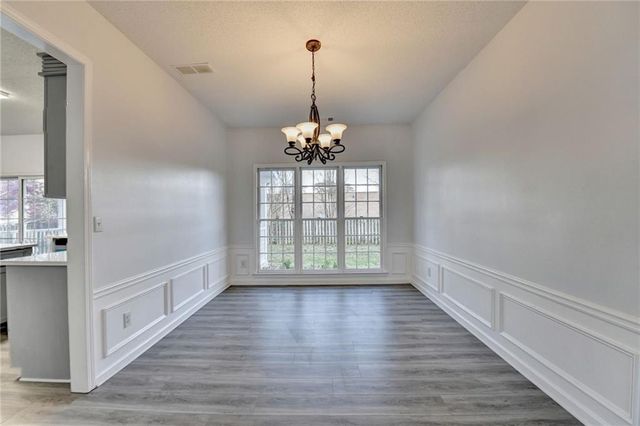 2060 Eagle Nest Bluff, Lawrenceville, GA 30044