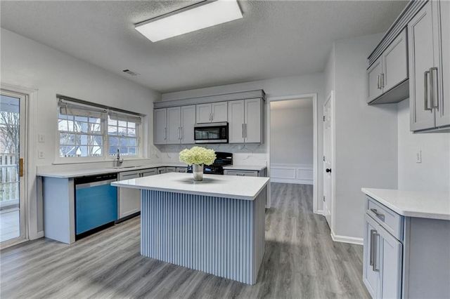 2060 Eagle Nest Bluff, Lawrenceville, GA 30044