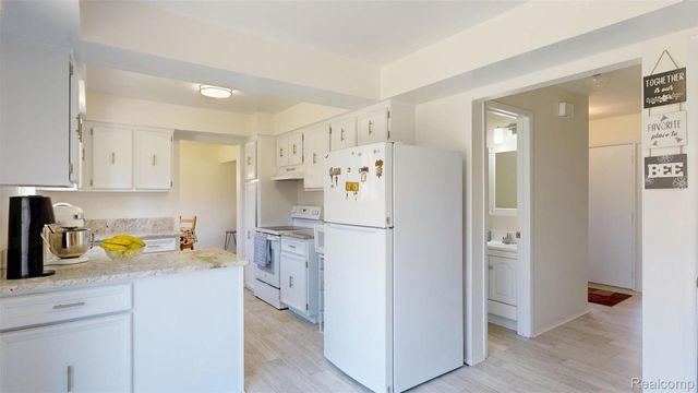 3649 Wakefield Drive, Troy, MI 48083