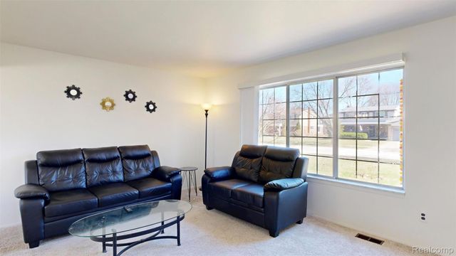 3649 Wakefield Drive, Troy, MI 48083