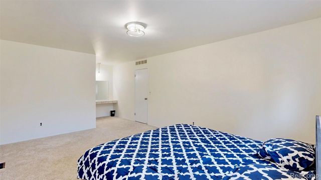 3649 Wakefield Drive, Troy, MI 48083