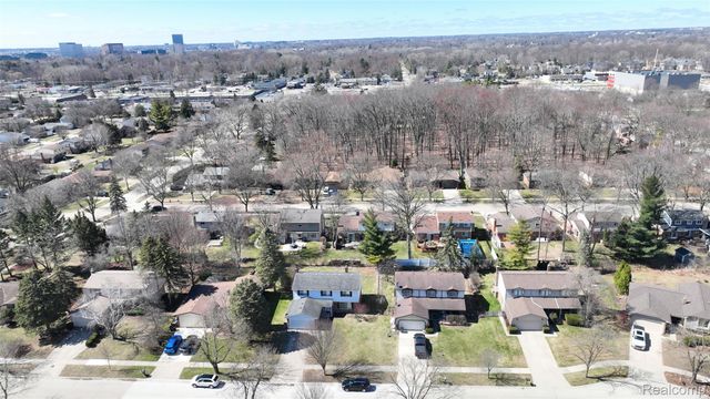 3649 Wakefield Drive, Troy, MI 48083