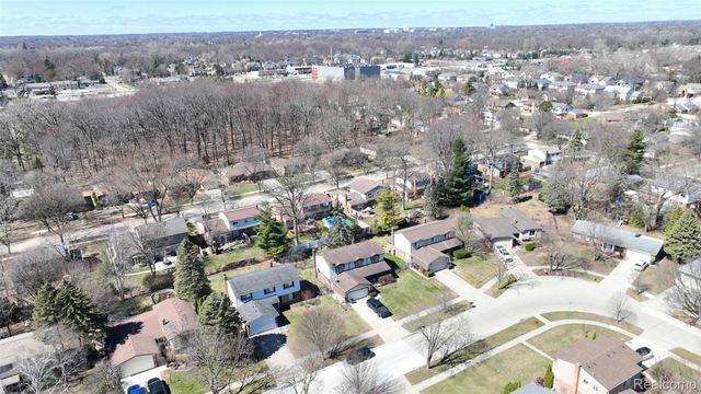 3649 Wakefield Drive, Troy, MI 48083