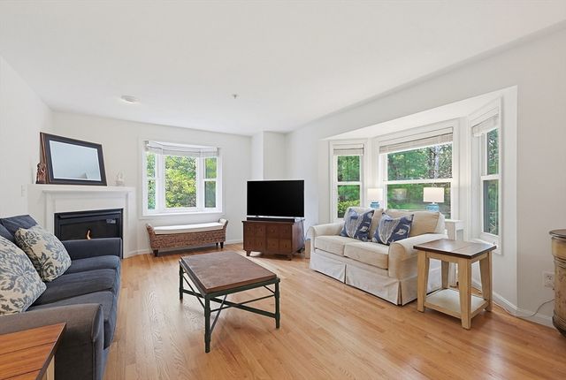 3002 Maple Brook Rd 3002, Bellingham, MA 02019