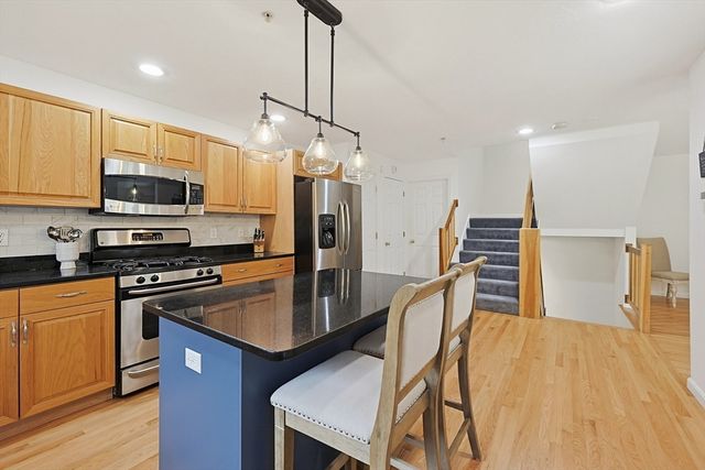 3002 Maple Brook Rd 3002, Bellingham, MA 02019