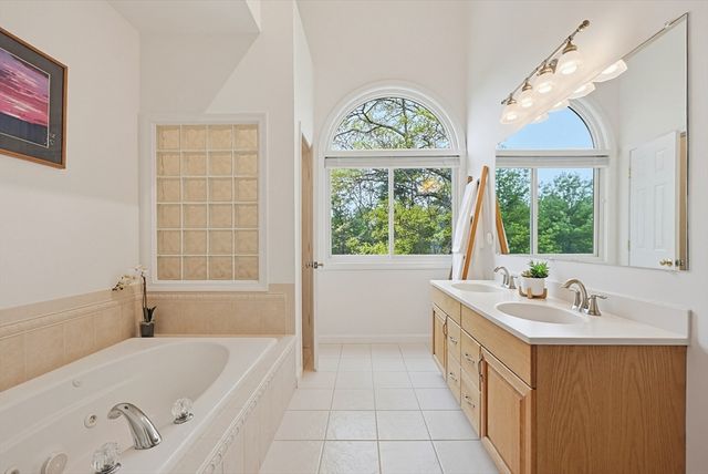 3002 Maple Brook Rd 3002, Bellingham, MA 02019