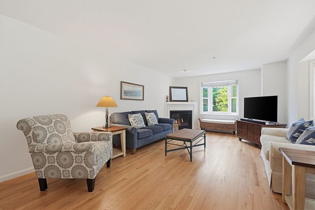 3002 Maple Brook Rd 3002, Bellingham, MA 02019