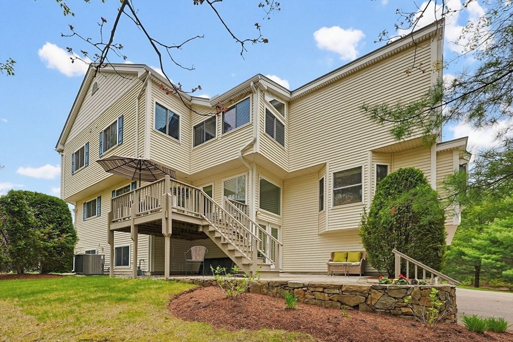 3002 Maple Brook Rd 3002, Bellingham, MA 02019