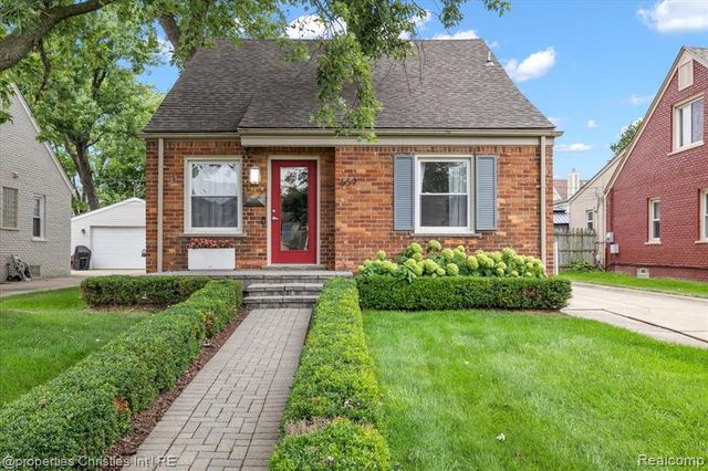 559 E Southlawn Boulevard, Birmingham, MI 48009