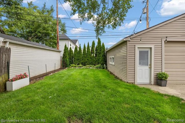 559 E Southlawn Boulevard, Birmingham, MI 48009