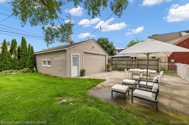 559 E Southlawn Boulevard, Birmingham, MI 48009