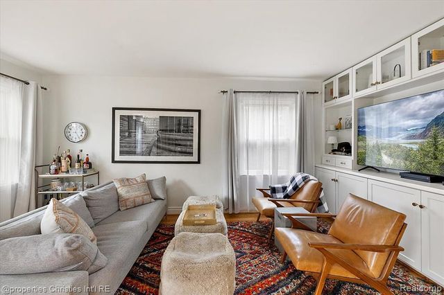 559 E Southlawn Boulevard, Birmingham, MI 48009