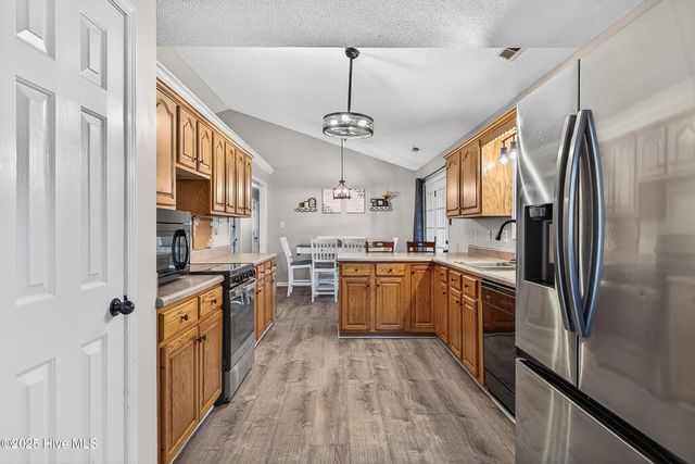 202 Quail Creek Court, Hubert, NC 28539