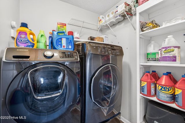 202 Quail Creek Court, Hubert, NC 28539