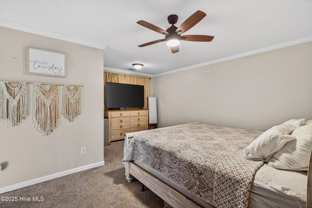 202 Quail Creek Court, Hubert, NC 28539