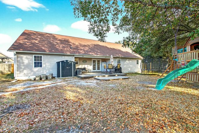 202 Quail Creek Court, Hubert, NC 28539