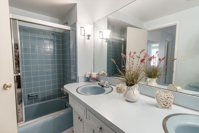 21361 Andover Road, Southfield, MI 48076