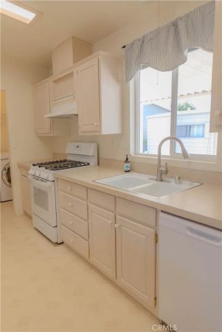 2140 Mentone 3, Mentone, CA 92359