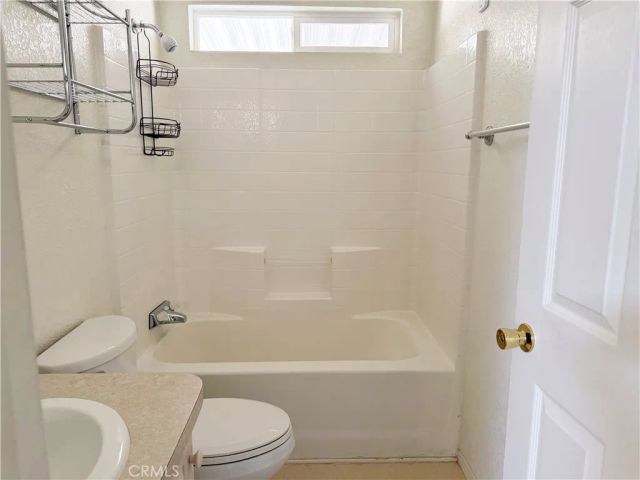 2140 Mentone 3, Mentone, CA 92359