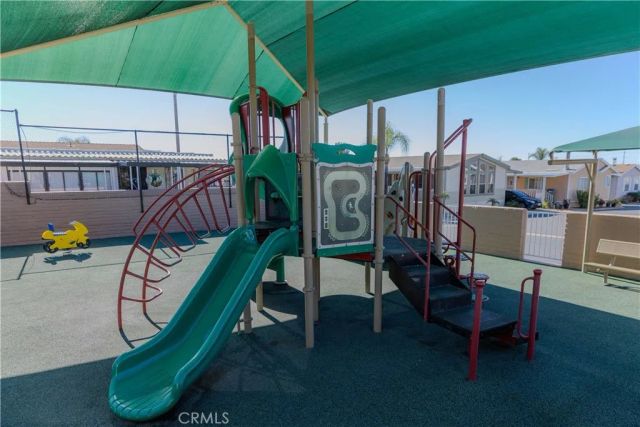 2140 Mentone 3, Mentone, CA 92359