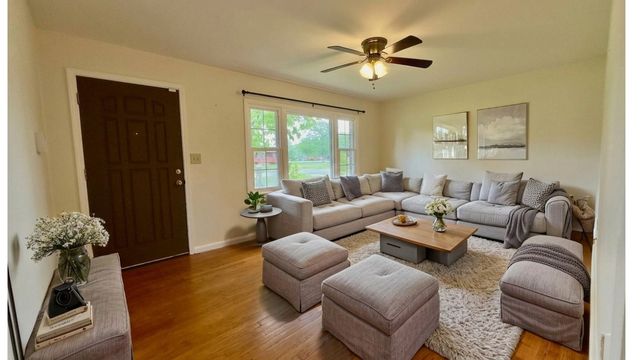 805 Fairlane Cir, Smithville, TN 37166