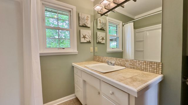 805 Fairlane Cir, Smithville, TN 37166
