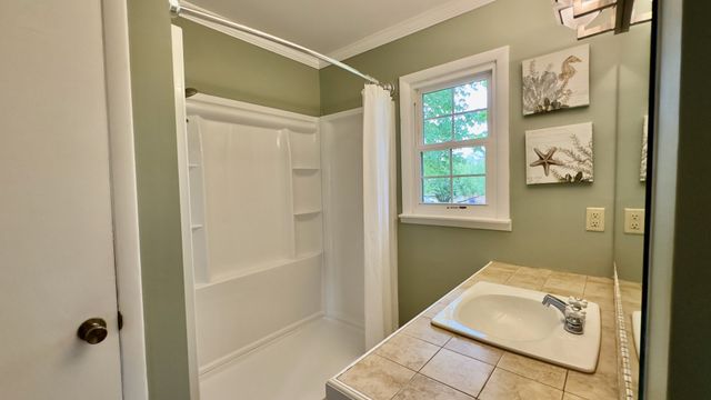 805 Fairlane Cir, Smithville, TN 37166