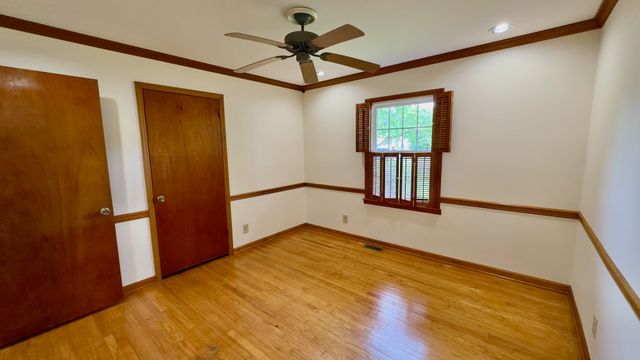 805 Fairlane Cir, Smithville, TN 37166