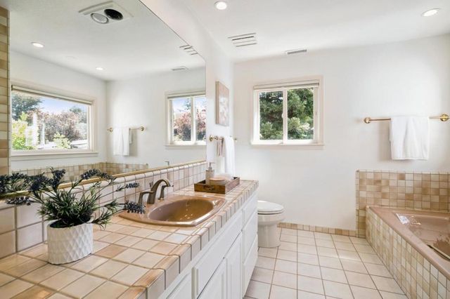 10 Salmark Court, Hillsborough, CA 94010