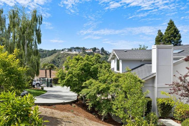 10 Salmark Court, Hillsborough, CA 94010