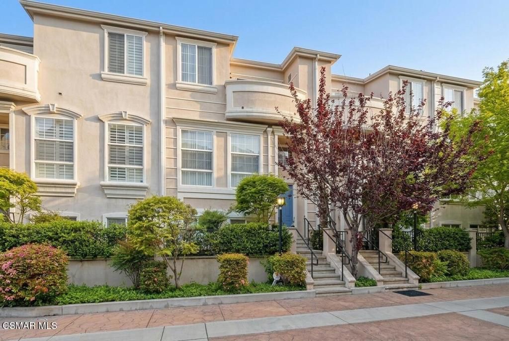 Image 1 of property listing at 4118 W Kling Street, Burbank, CA 91505