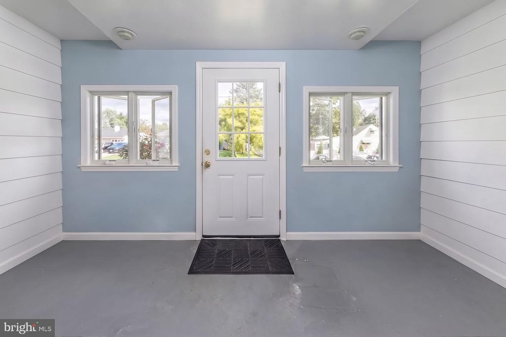 484 BRADY AVE, GIBBSTOWN, NJ 08027 — photo 5