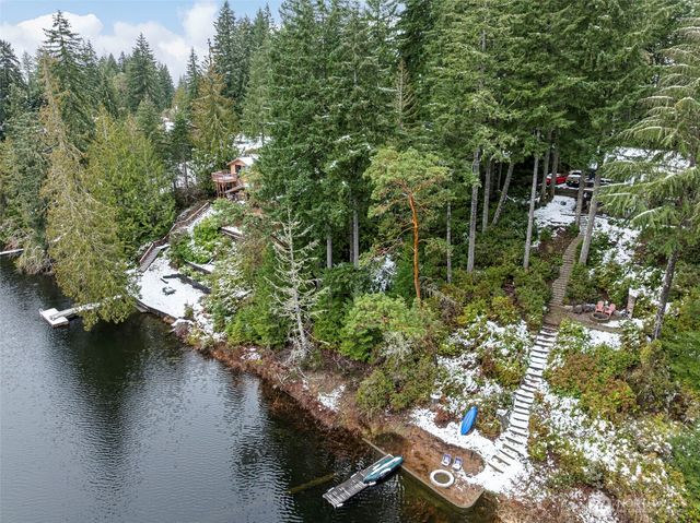 1961 E Trails End Drive, Belfair, WA 98528