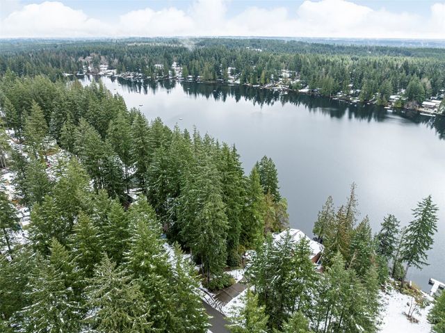 1961 E Trails End Drive, Belfair, WA 98528