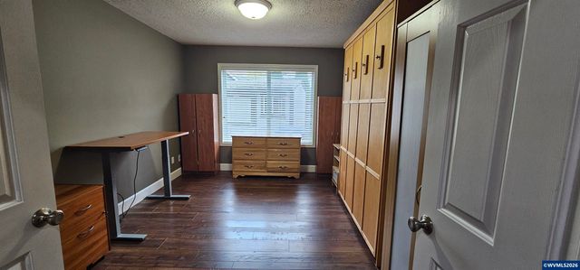 1069 Chardonnay Lp NE, Keizer, OR 97303