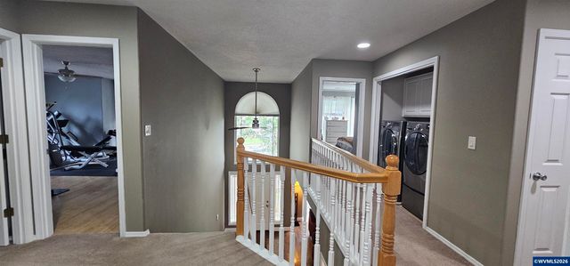 1069 Chardonnay Lp NE, Keizer, OR 97303