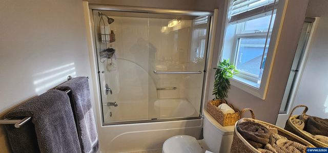 1069 Chardonnay Lp NE, Keizer, OR 97303