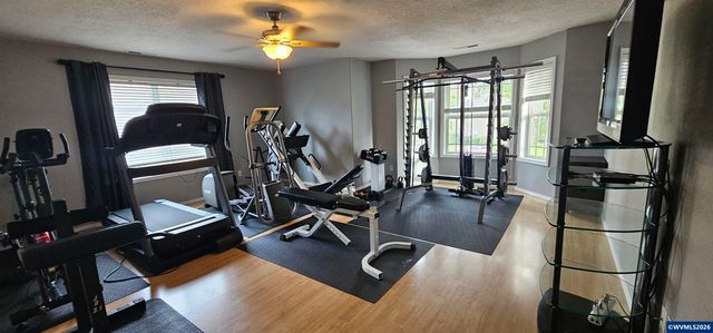 1069 Chardonnay Lp NE, Keizer, OR 97303