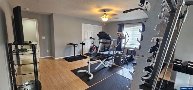 1069 Chardonnay Lp NE, Keizer, OR 97303