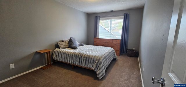 1069 Chardonnay Lp NE, Keizer, OR 97303