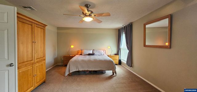 1069 Chardonnay Lp NE, Keizer, OR 97303