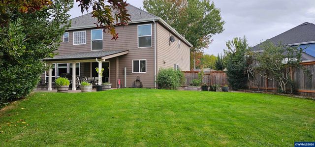 1069 Chardonnay Lp NE, Keizer, OR 97303
