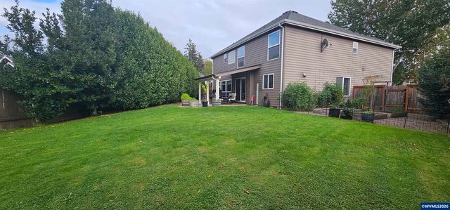 1069 Chardonnay Lp NE, Keizer, OR 97303