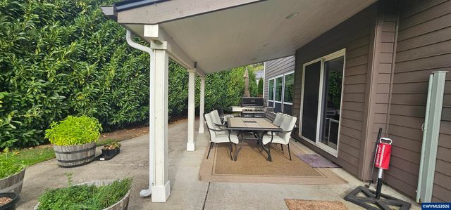 1069 Chardonnay Lp NE, Keizer, OR 97303