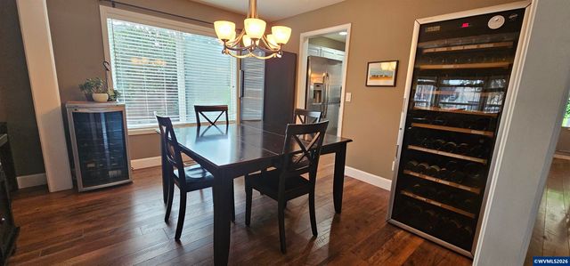 1069 Chardonnay Lp NE, Keizer, OR 97303